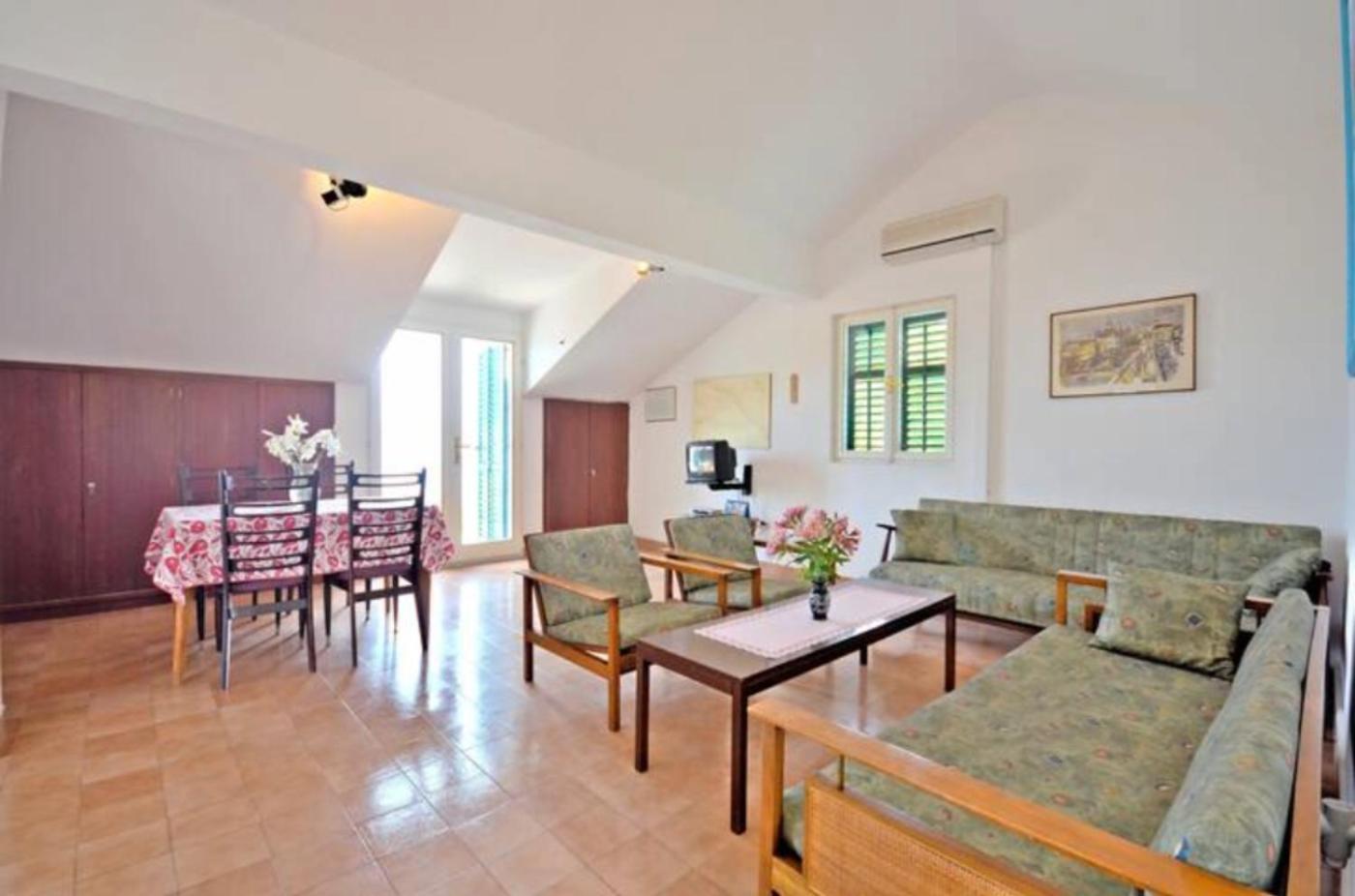 Apartment Bozikovic - Jelsa - Vitarnja Екстериор снимка