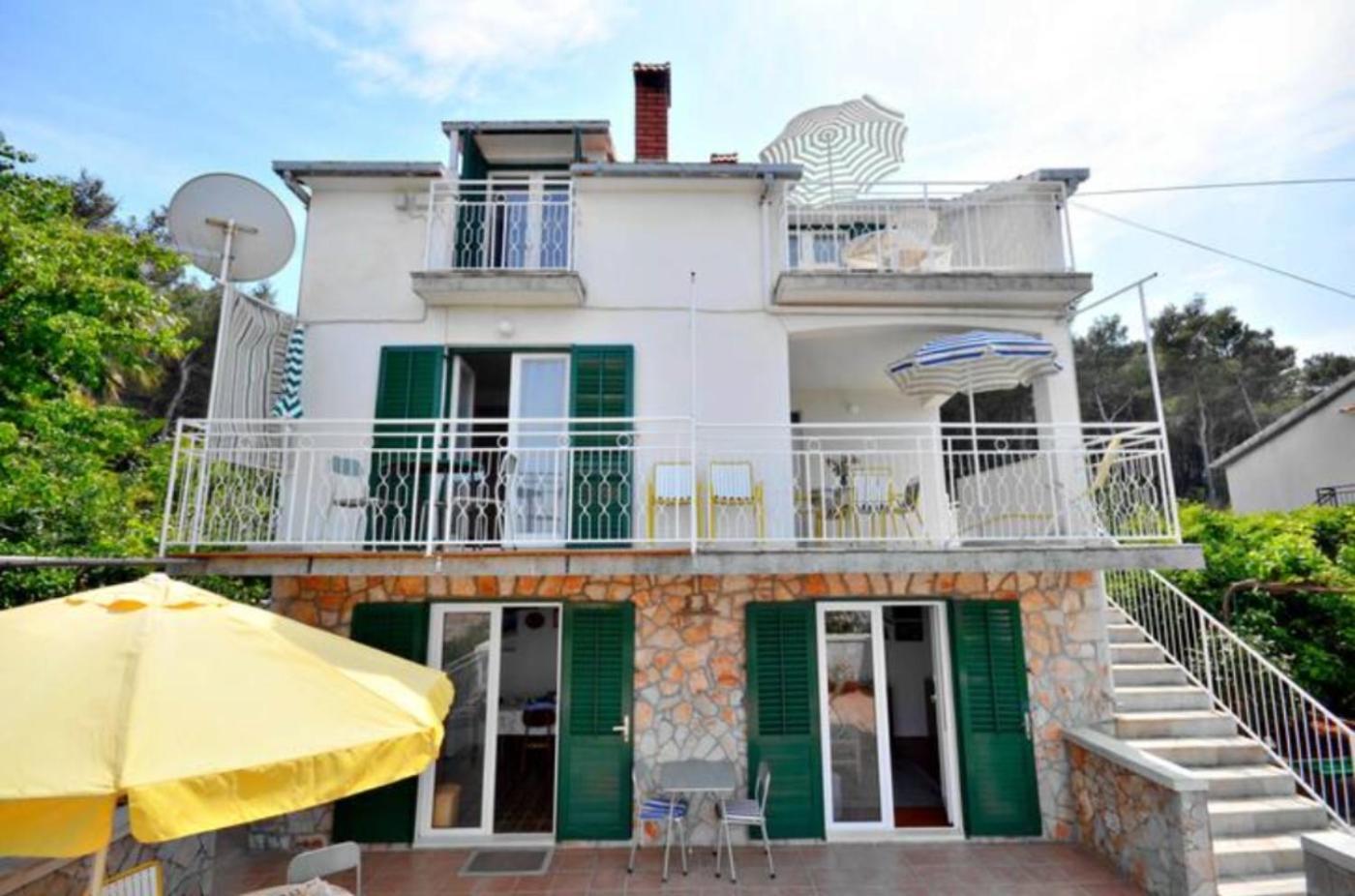 Apartment Bozikovic - Jelsa - Vitarnja Екстериор снимка