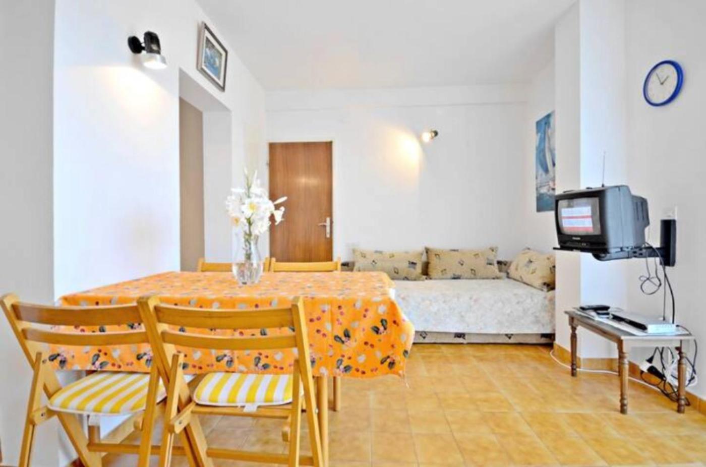 Apartment Bozikovic - Jelsa - Vitarnja Екстериор снимка