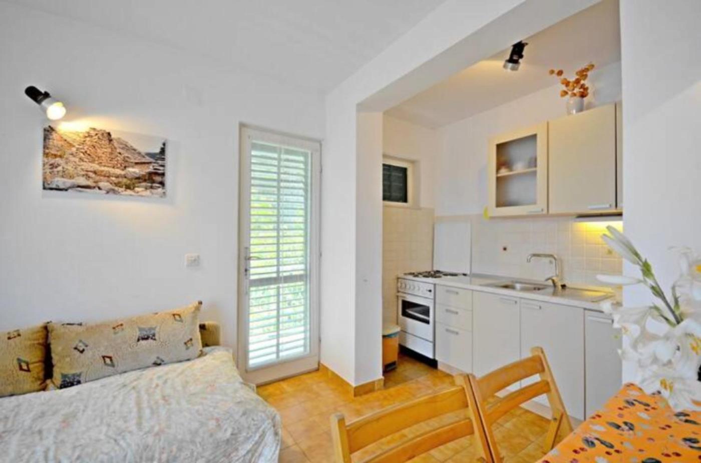 Apartment Bozikovic - Jelsa - Vitarnja Екстериор снимка