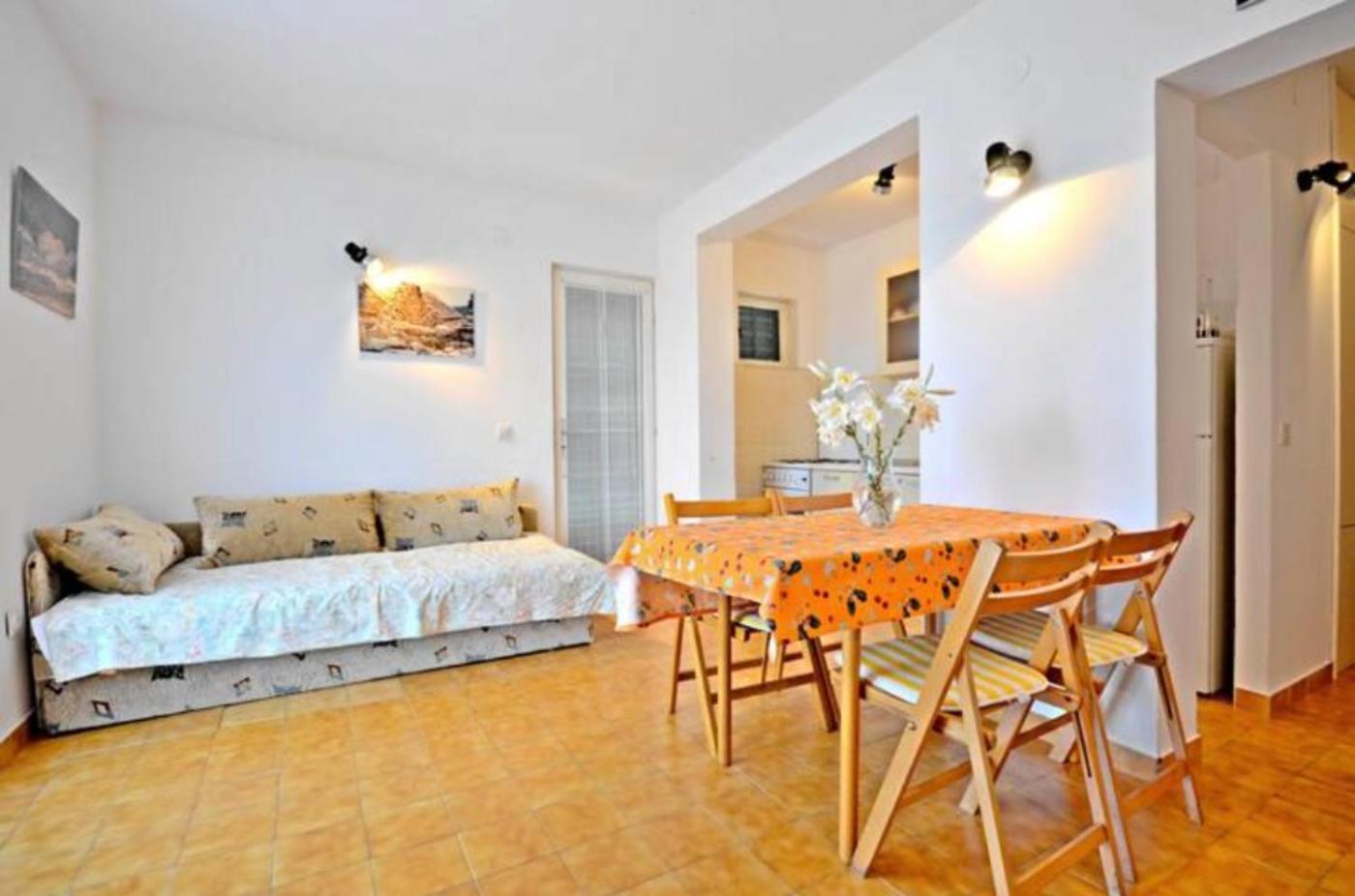 Apartment Bozikovic - Jelsa - Vitarnja Екстериор снимка