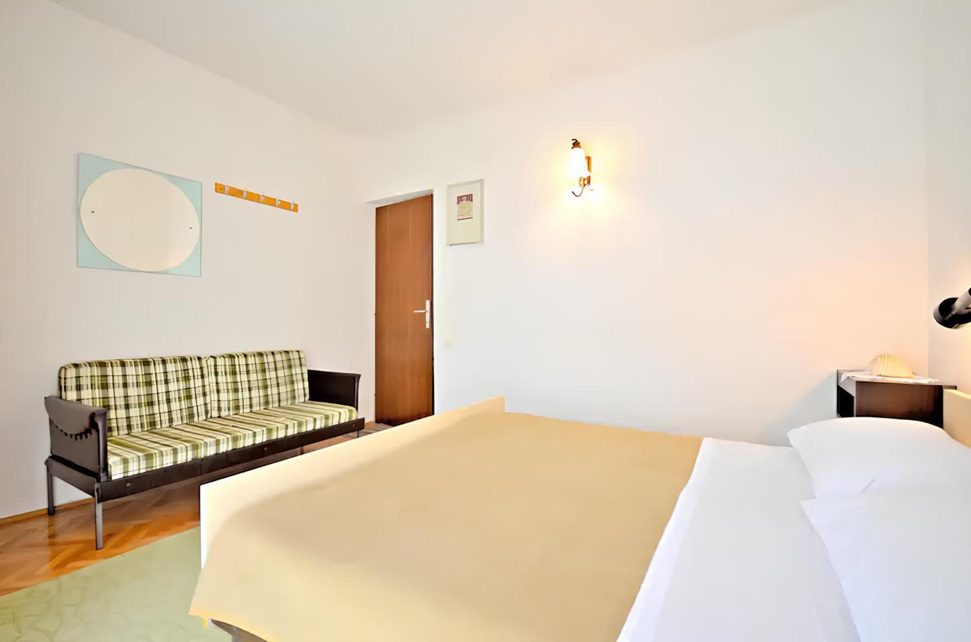 Apartment Bozikovic - Jelsa - Vitarnja Екстериор снимка