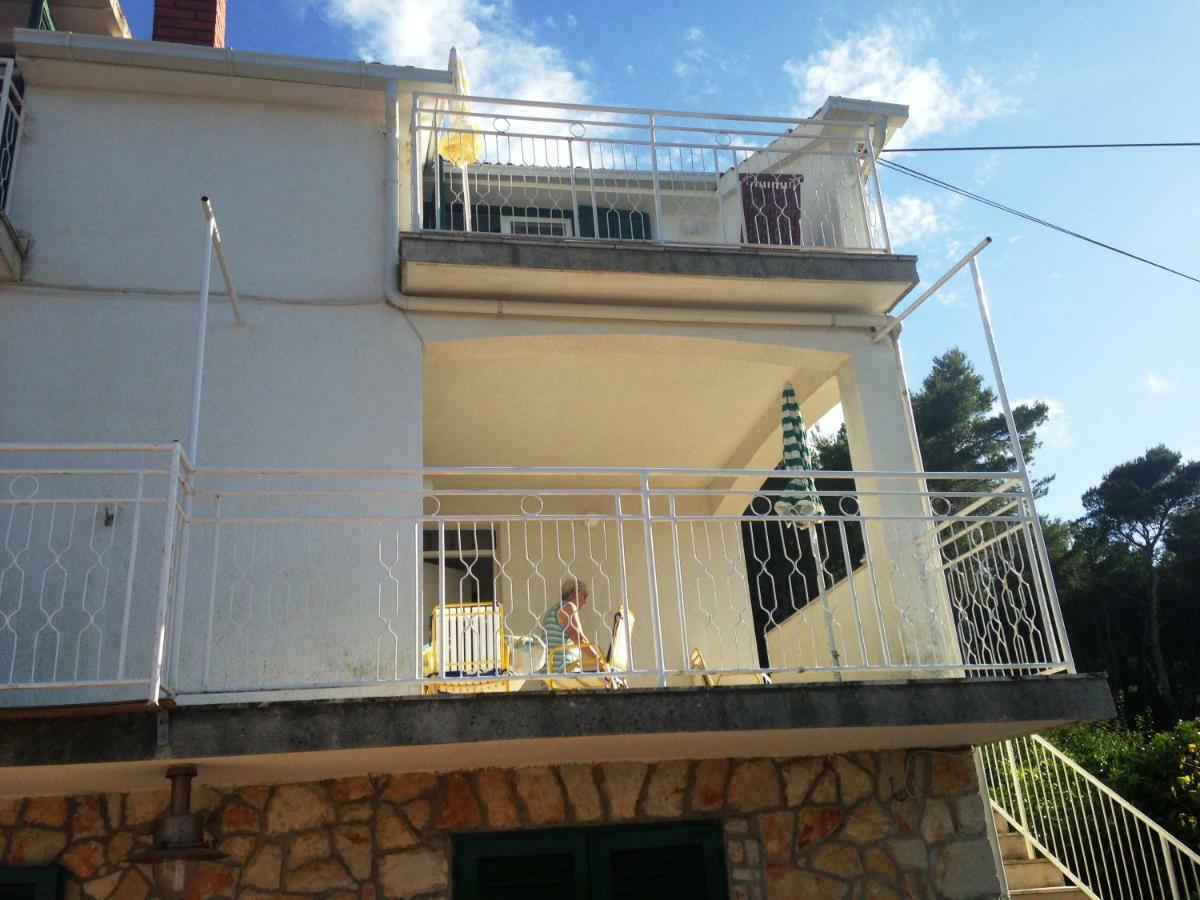 Apartment Bozikovic - Jelsa - Vitarnja Екстериор снимка