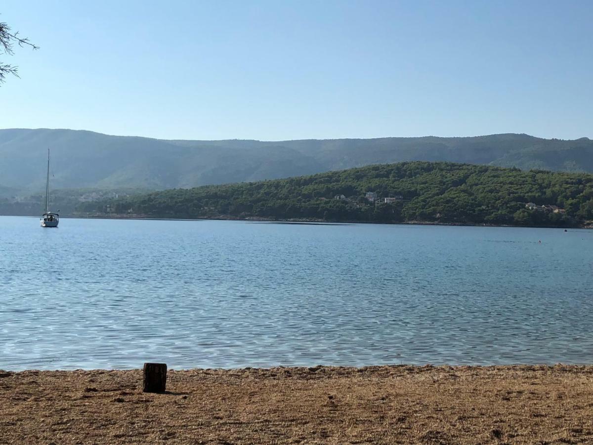 Apartment Bozikovic - Jelsa - Vitarnja Екстериор снимка