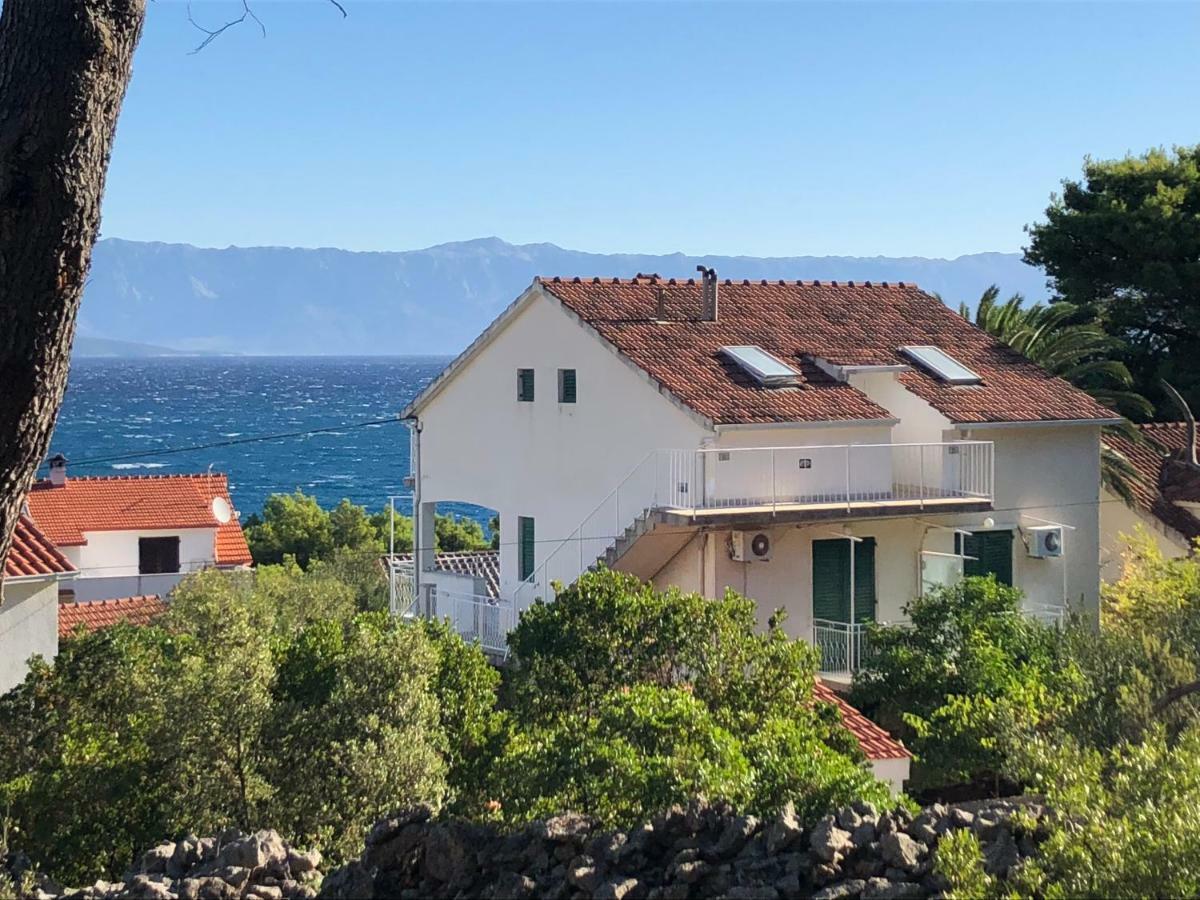 Apartment Bozikovic - Jelsa - Vitarnja Екстериор снимка