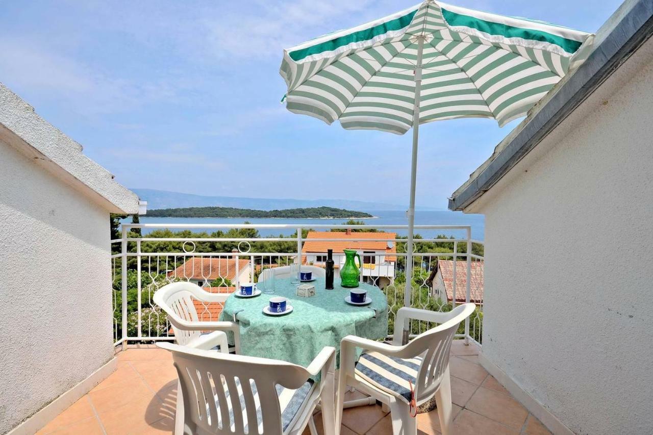 Apartment Bozikovic - Jelsa - Vitarnja Екстериор снимка